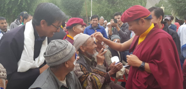 Eye Camp avec Kyabje Thuksey Rinpoché